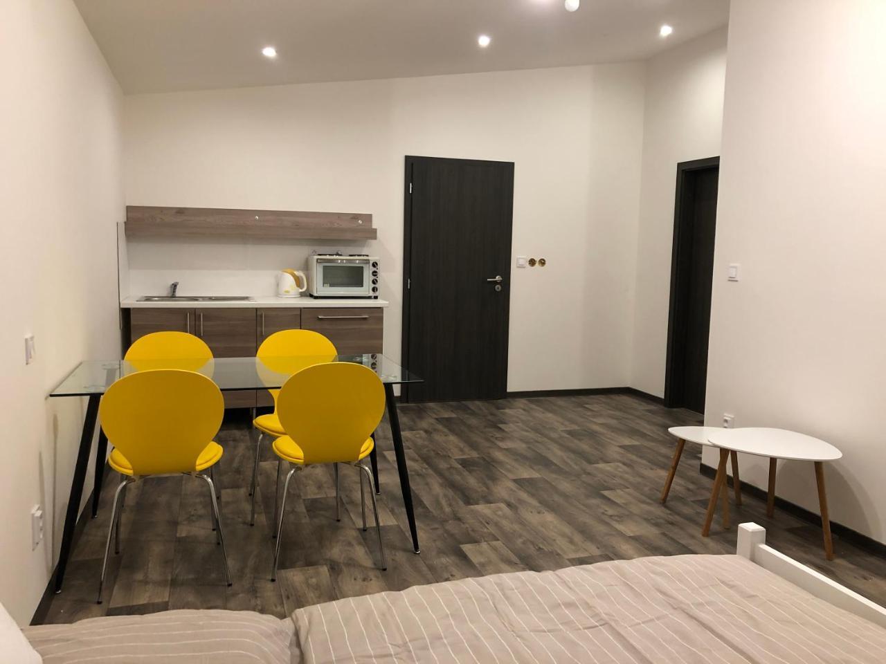 Na Mandlu Hotel Drmoul Bagian luar foto