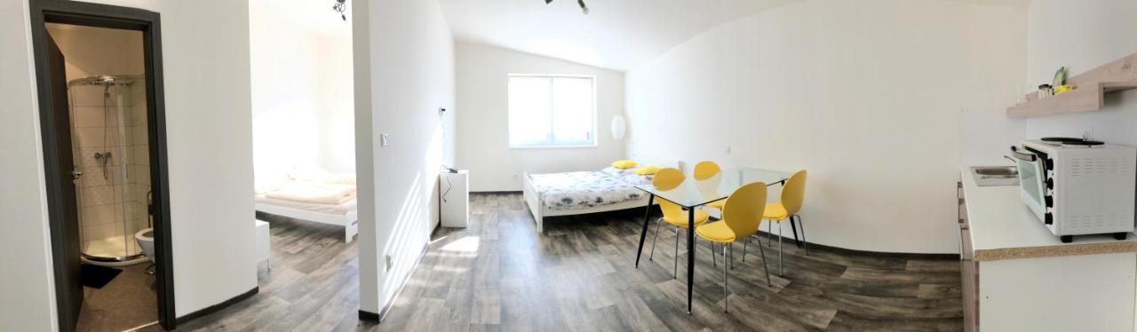 Na Mandlu Hotel Drmoul Bagian luar foto