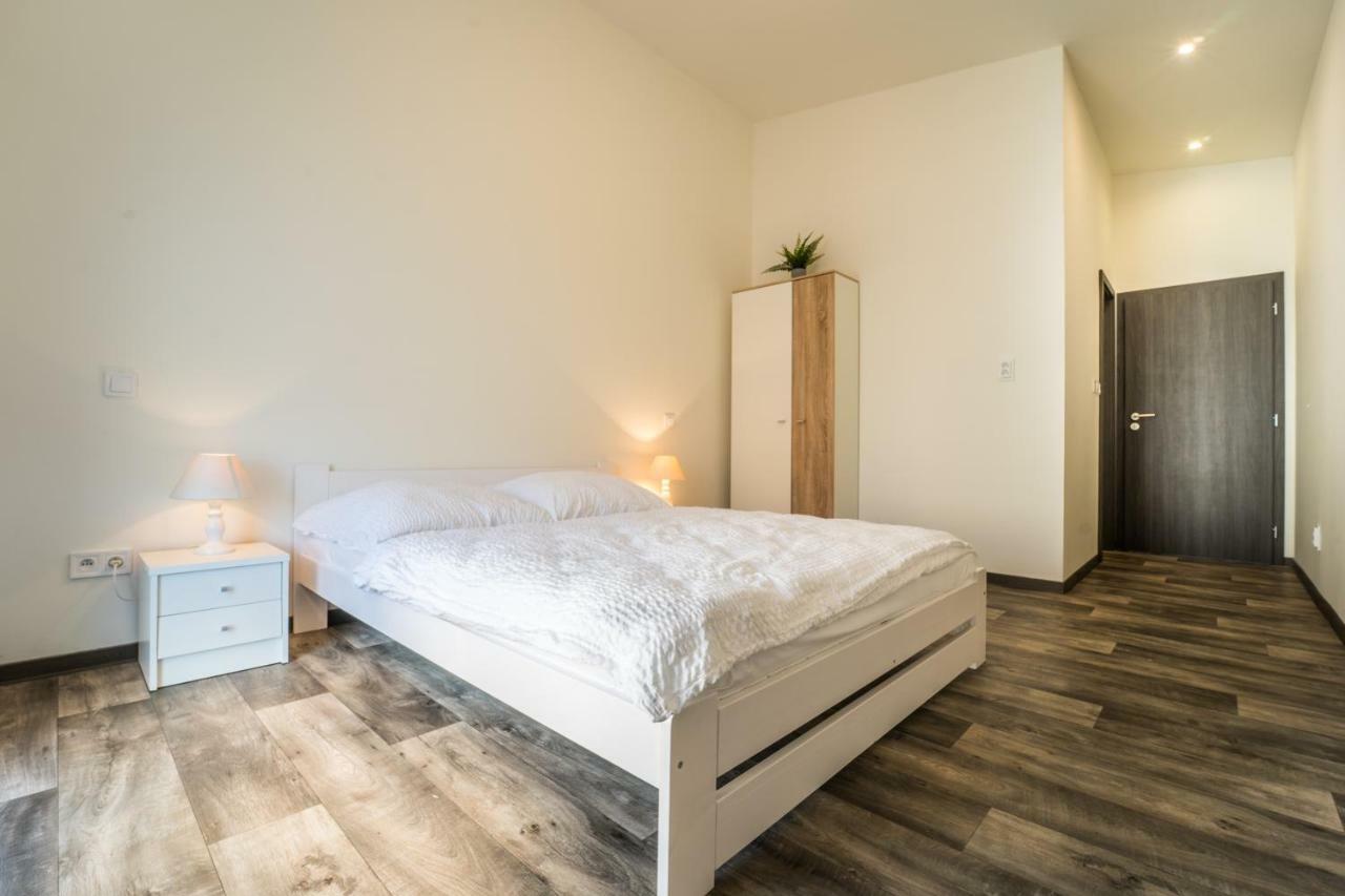 Na Mandlu Hotel Drmoul Bagian luar foto